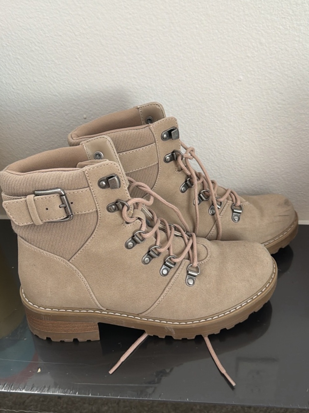 Women’s Tan Suede Lace-Up Hiking Ankle Boots
